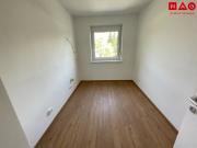 Neu sanierte 2 Zimmerwhg. im Grünen – mit Balkon & Garage!