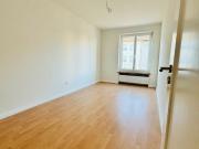 Neu sanierte 3 Zimmerwohnung mit Balkon und eigenem...