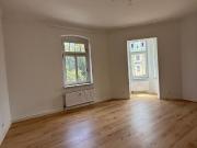 Neu Sanierte 4 Raum Wohnung mit kleinem Balkon in...