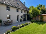 Neu sanierte Doppelhaushälfte mit hübschem Garten in...