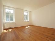 Neu sanierte Dreizimmerwohnung mit Balkon in den...