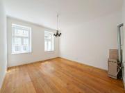 NEU+ Sanierungsbedürftige 1 Zimmer Erdgeschosswohnung...