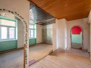 NEU+ sanierungsbedürftige 2 Zimmer Altbau Wohnung gut...