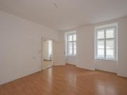 NEU+ Sanierungsbedürftige 2 Zimmer Altbau Wohnung mit...