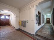 NEU+ sanierungsbedürftige 2 Zimmer Altbau Wohnung! Sehr...