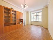 NEU+ Sanierungsbedürftige ALTBAU CHARME & Top Lage! 2,5...