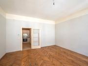 NEU+ Sanierungsbedürftige Altbauwohnung in guter Lage!...