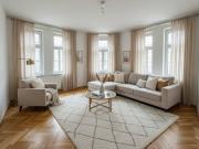 NEU! Stilvolle, lichtdurchflutete 2 Zimmer Altbauwohnung...