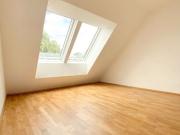 NEU! TRAUMHAFTE 2 ZIMMER DG WOHNUNG MIT EINEM BALKON...