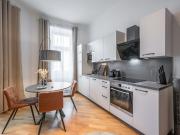 NEU+ Voll möblierte 2 Zimmer Altbauwohnung in...