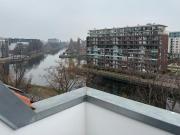 Neubau Dachgeschosswohnung mit Aufzug, Küche und Spreeblick