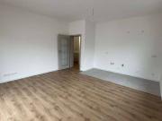 ! Neubau EG Hochparterre Wohnung mit großzügiger Terrasse !