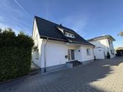 Neubau Feeling – kernsaniertes Einfamilienhaus mit...