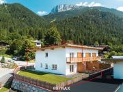 Neubau mit Gartenparadies und herrlicher Aussicht