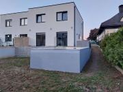 NEUBAU: MODERN MIT POOL UND NACHHALTIGEM KONZEPT NEUBAU: MODERN MIT POOL UND NACHHALTIGEM KONZEPT