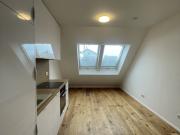 Neubaugürtel Dachgeschosswohnung vis a vis U Bahnlinie...