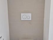 NEUBAUMIETE MIT BALKON NÄHE HAUS DES MEERES