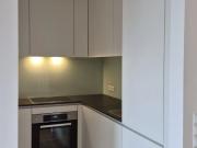 NEUBAUMIETE MIT KLEINEM BALKON