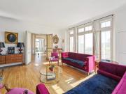 NEUILLY MAURICE BARRES. APPARTEMENT FAMILIAL ET...