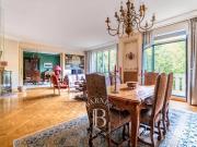 A vendre à Neuilly sur Seine Château Appartement 3...