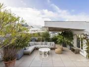 Neuilly Dernier étage Terrasse Voie privée Jolies vues...