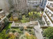 Neuilly Mairie Deux pièces avec large balcon
