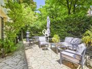 Neuilly sur Seine Appartement trois pièces avec jardin