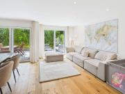 NEUWERTIG UND EINZUGSBEREITES 6.5 ZIMMERHAUS