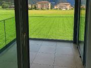 Neuwertige 2.5 Zimmer Wohnung mit Terrasse und...