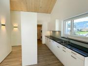 Neuwertige 2.5 Zimmerwohnung im Dachgeschoss