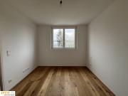 Neuwertige 2 Zimmer Wohnung im 1. OG mit Grünblick
