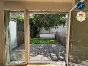 neuwertige 2 Zimmer Wohnung mit Garten und Pkw Stellplatz