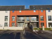 Neuwertige 3 Zimmer Wohnung mit Balkon + 2 Parkplätzen!