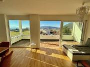 Neuwertige 3 Zimmer Wohnung mit großem Balkon + Carport...