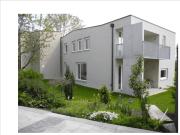 Neuwertige 4 Zimmer Wohnung mit Garten und Stellplätzen