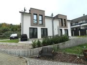 Neuwertige Doppelhaushälfte mit Terrasse, & Photovoltaik...