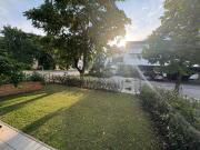 Neuwertige Erdgeschosswohnung mit großer, überdachter...