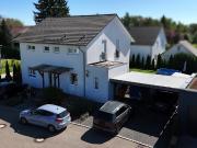 NEUWERTIGES EINFAMILIENHAUS MIT DOPPELCARPORT IN UTTENHOFEN