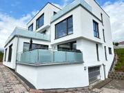 Neuwertiges Penthouse mit EBK + 3 Stellplätzen in...