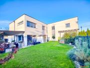 Neuwertiges Wohnhaus mit 5 Einheiten. Ideal Autobahn...