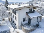 Neuwertiges Zweifamilienhaus in sonniger Ruhelage