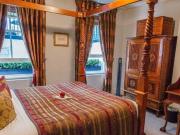 Nevern Square, London, Hotel Room For