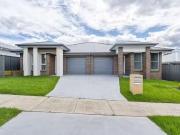 Just in! 1/9 Cinnamon Way, Morisset, NSW 2264