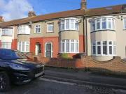 Deal! 1 BA 3 bedroom terraced house for rent in Robinia...