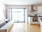 NEW 1 bed flat, balcony, quiet, near tube