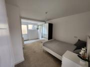 New* 1 Bed Flat With Garden All Bills Included