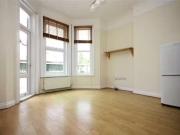 Nice 1 bedroom apartment for rent in Rushton Crescent,...