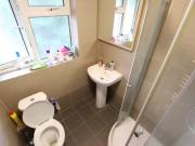 Unique 1 bedroom house share for rent in Goldings...