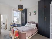 Unique 1 bedroom property to let in Gloucester Avenue,...