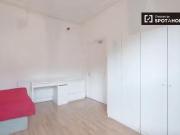 Cheap 1 BR Excellent room in large shared flat in London